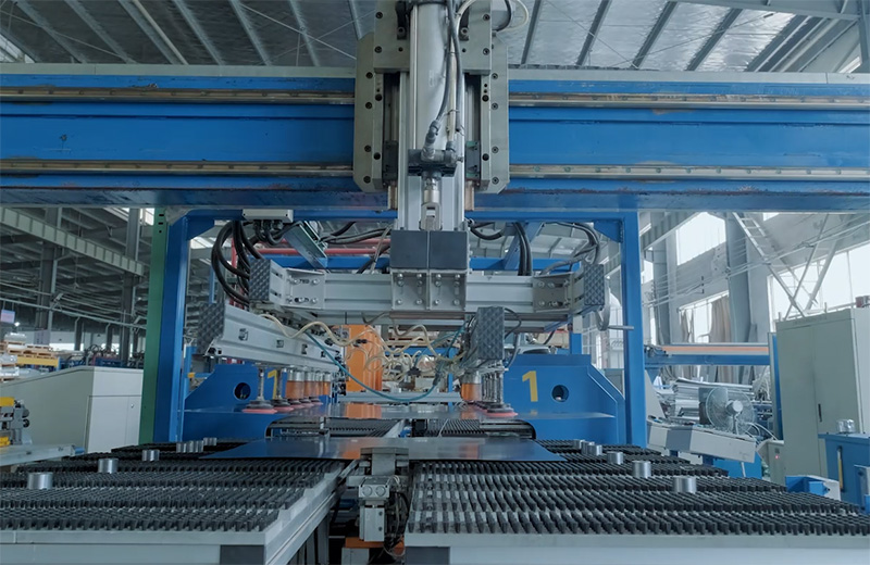 Precision aluminum plate bending machine