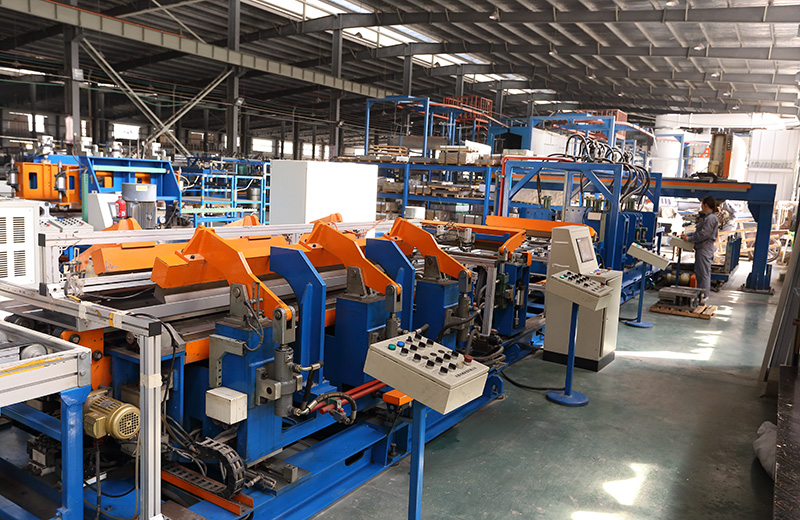 Fully automatic side panel forming line